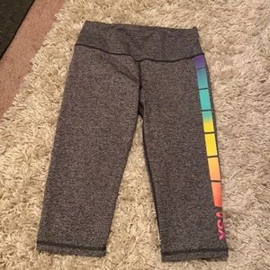 VS Sport Gray Capris